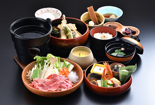 彩華膳　すき焼き　もくれん